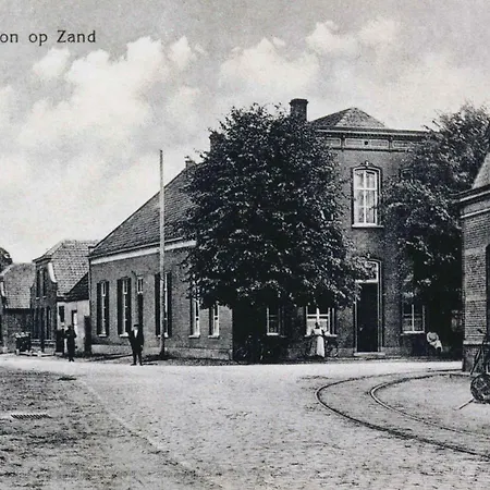 Familie- En Groepsverblijf Het Voorhuis 게스트하우스 Loon op Zand